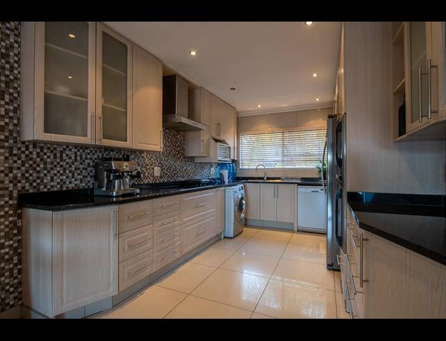 3 BEDROOM DUPLEX FOR SALE IN SUIDEROORD